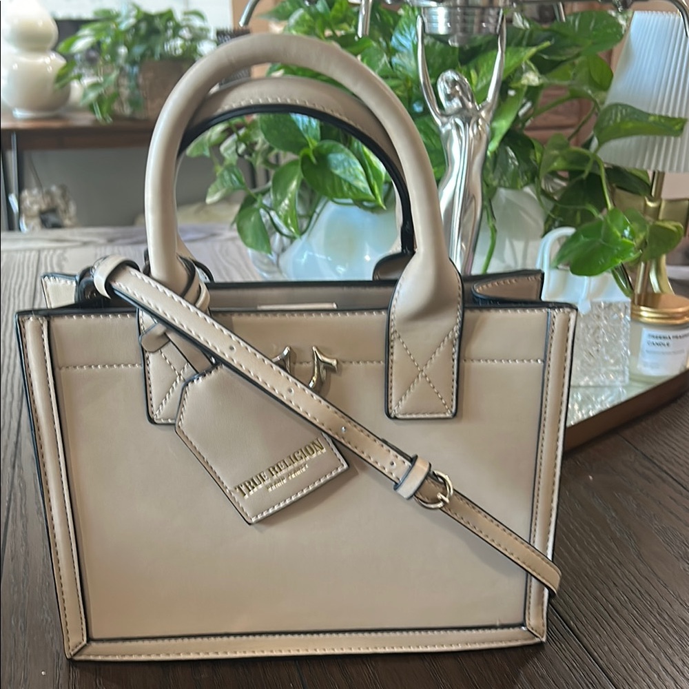 True Religion NWOT Tote/ Crossbody - Picture 6 of 6